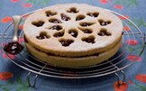 Torta di pasta frolla alla marmellata di ciliegie