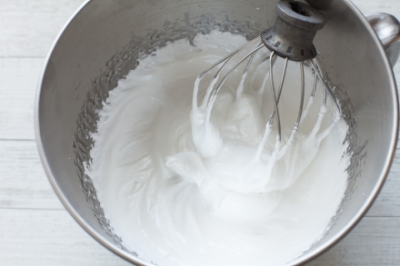 Preparazione Torta regina con meringa - Fase 3 Preparazione Torta regina con meringa - Fase 3