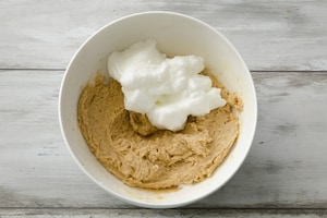 Preparazione Torta rustica di noci e caffè - Fase 3