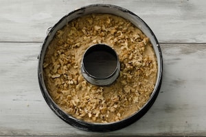 Preparazione Torta rustica di noci e caffè - Fase 4