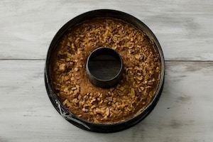 Preparazione Torta rustica di noci e caffè - Fase 4