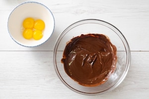 Preparazione Torta al cioccolato senza farina - Fase 3