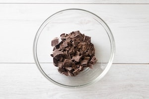 Preparazione Torta al cioccolato senza farina - Fase 2