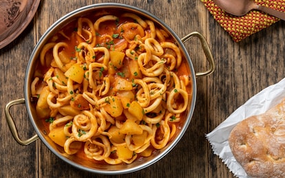 Totani e patate al sugo