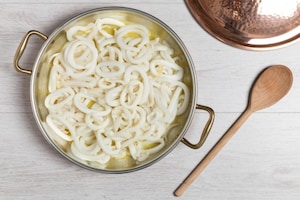 Preparazione Totani e patate al sugo - Fase 1
