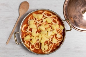 Preparazione Totani e patate al sugo - Fase 2