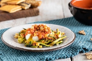 Preparazione Uova in camicia gratinate con zucchine - Fase 3