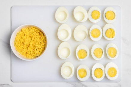 Preparazione Uova alla monachina - Fase 1 Preparazione Uova alla monachina - Fase 1