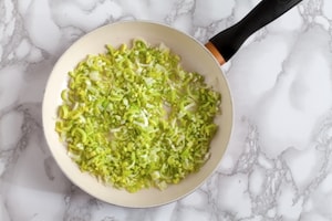 Preparazione Vol au vent con ragù bianco di pollo - Fase 1