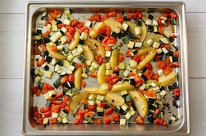 Preparazione Zucchine, patate e pomodori al forno - Fase 2