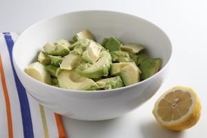 Preparazione Zuppa di avocado e yogurt - Fase 1