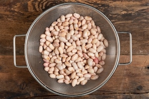 Preparazione Zuppa di cavolo verza e fagioli - Fase 1