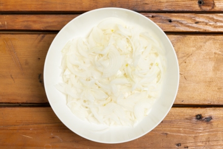 Preparazione Zuppa di cipolle al latte - Fase 1 Preparazione Zuppa di cipolle al latte - Fase 1