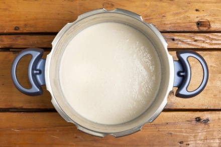 Preparazione Zuppa di cipolle al latte - Fase 4 Preparazione Zuppa di cipolle al latte - Fase 4