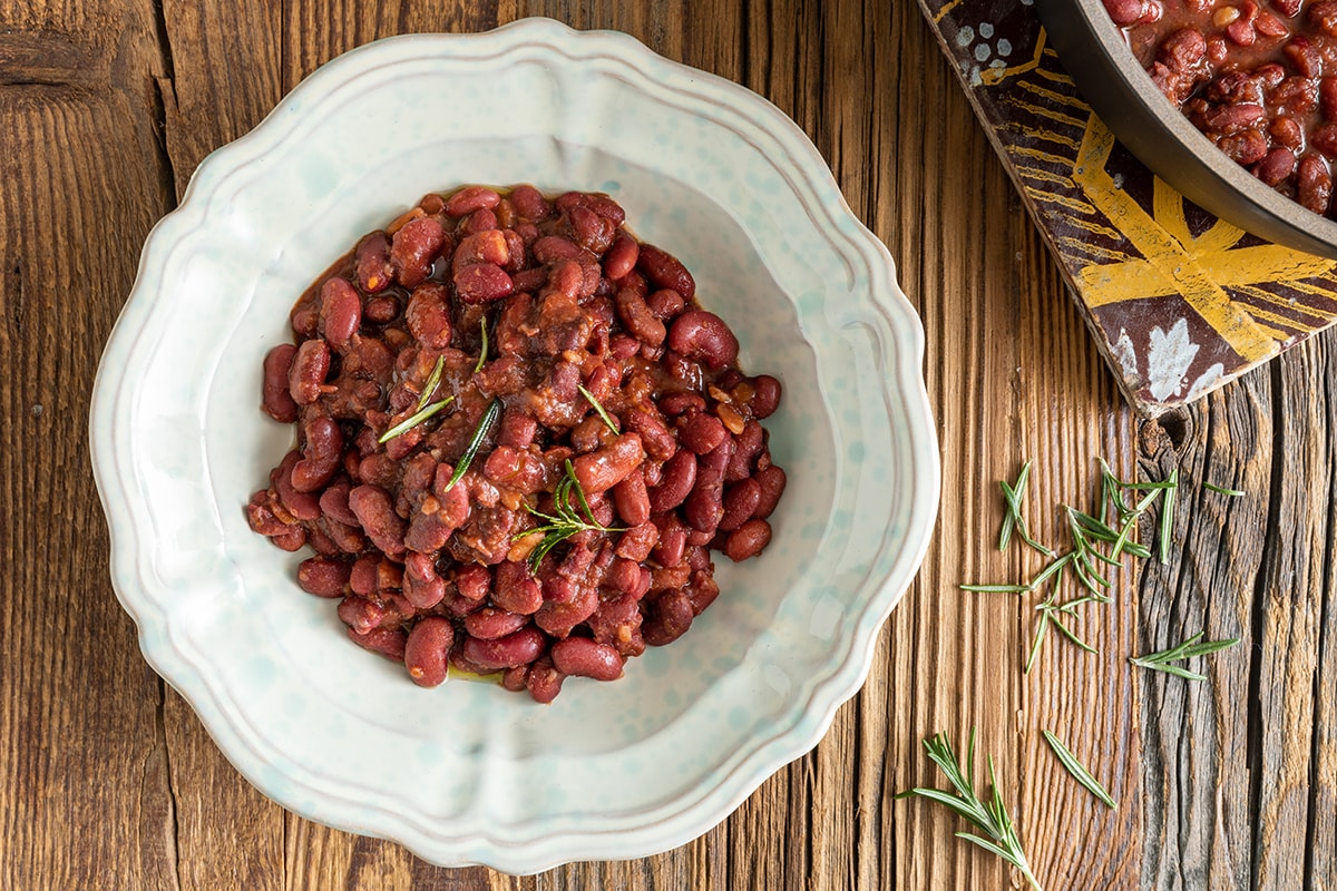 Zuppa di fagioli e patate profumata al rosmarino ricetta