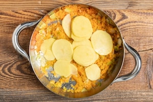 Preparazione Zuppa di fagioli e patate profumata al rosmarino - Fase 2