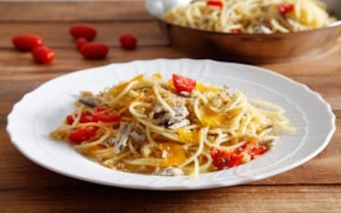 Pasta con alici e bottarga