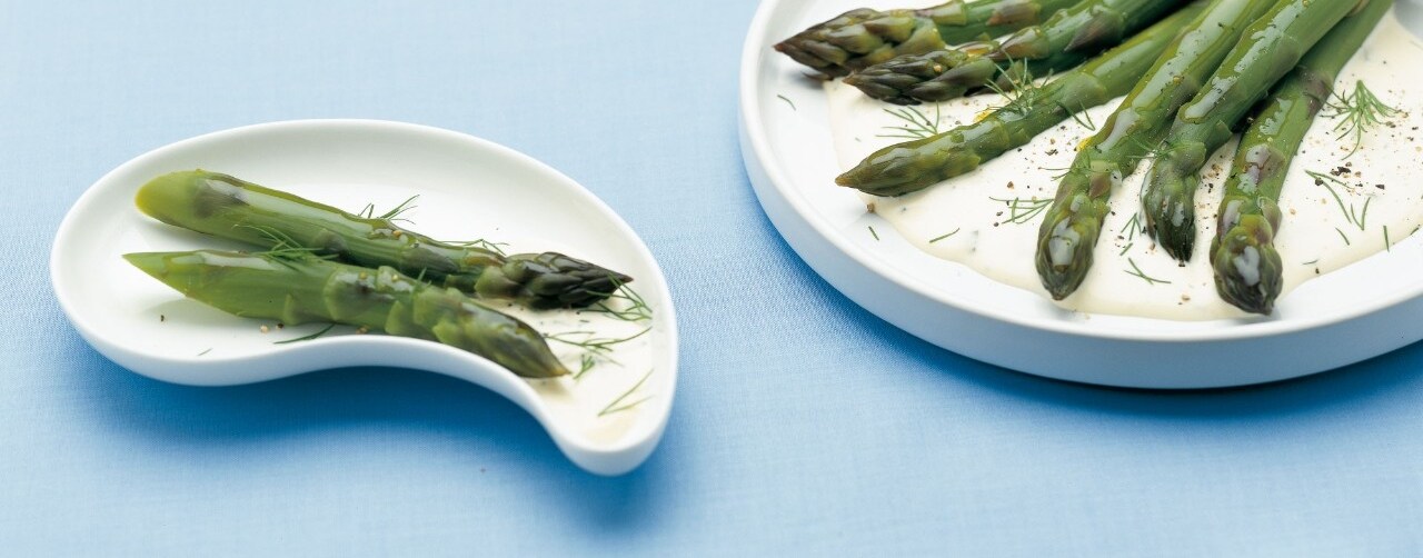 Asparagi con maionese al cetriolo ricetta