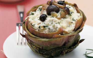Carciofi ripieni di ricotta e funghi  con salsa di scalogni