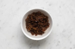 Preparazione Frittelle  con le uvette - Fase 1