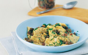 Ravioli di baccalà e uvetta