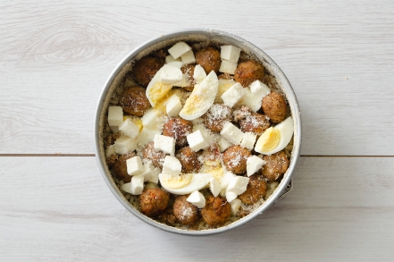 Preparazione Timballo di riso al forno con polpette - Fase 4 Preparazione Timballo di riso al forno con polpette - Fase 4