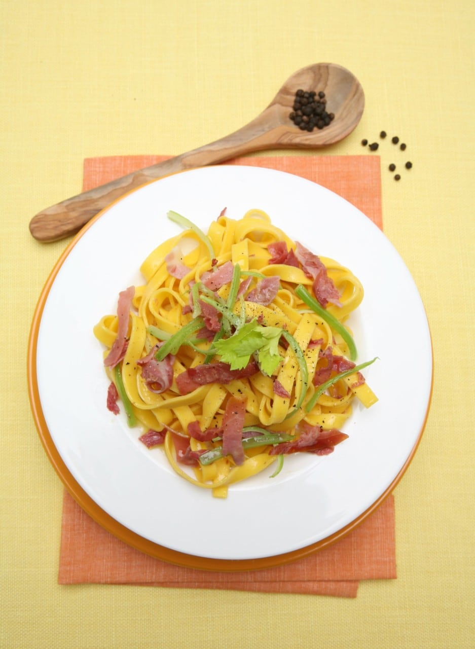 Tagliatelle con la lingua salmistrata ricetta