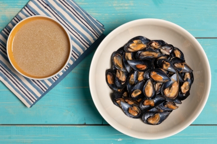 Preparazione Tiella di patate, riso e cozze - Fase 1 Preparazione Tiella di patate, riso e cozze - Fase 1