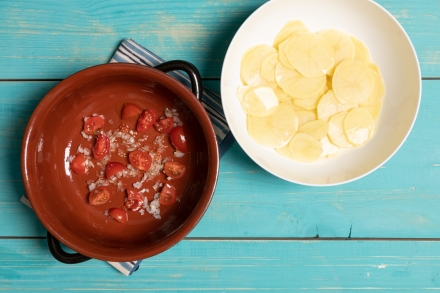 Preparazione Tiella di patate, riso e cozze - Fase 1 Preparazione Tiella di patate, riso e cozze - Fase 1