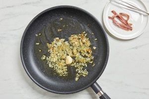 Preparazione Ziti con tonno e acciughe - Fase 1