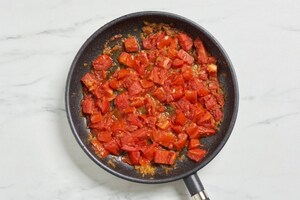 Preparazione Ziti con tonno e acciughe - Fase 2