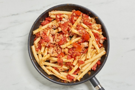 Preparazione Ziti con tonno e acciughe - Fase 3 Preparazione Ziti con tonno e acciughe - Fase 3