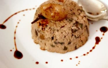 Sformato di fegato di coniglio con radicchio rosso, rognone e aceto balsamico