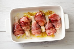 Preparazione Cosce di pollo allo speck - Fase 3