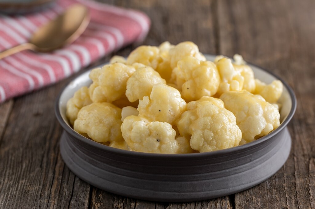 Cimette di cavolfiore in salsa d'uova