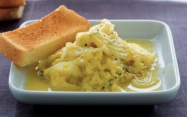 Cipolline strapazzate alla crema d’uova