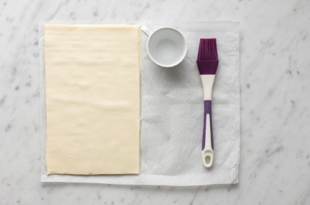 Preparazione Mini croissant al bacon e Grana Padano - Fase 1 Preparazione Mini croissant al bacon e Grana Padano - Fase 1