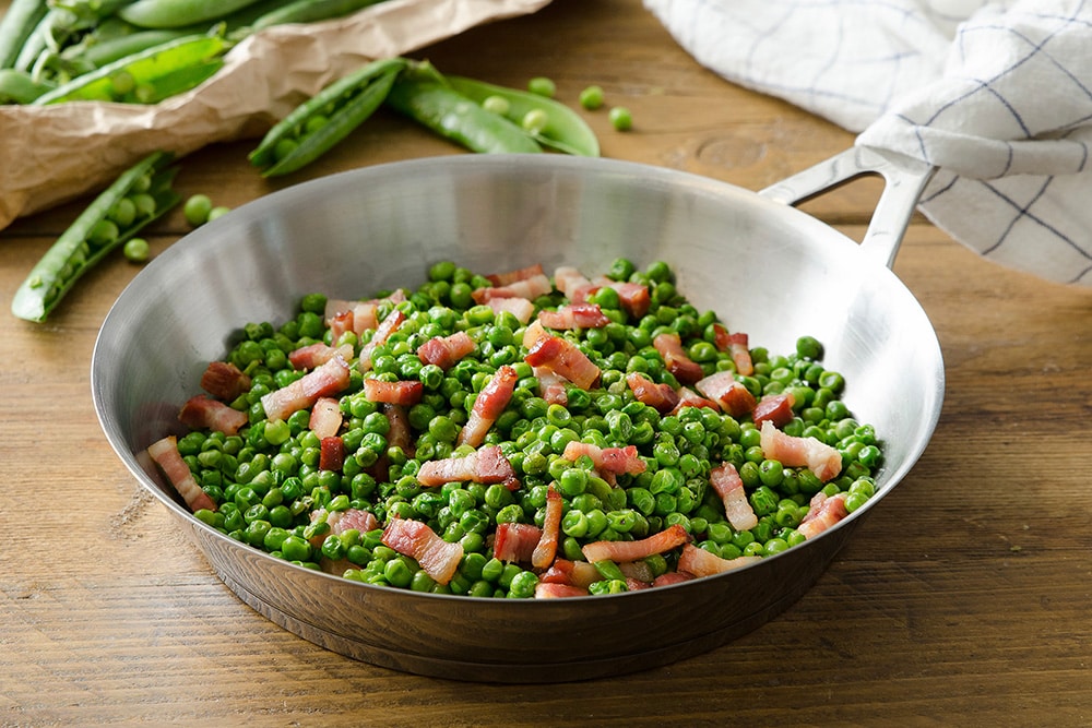 Piselli con pancetta in padella ricetta