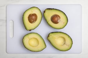 Preparazione Avocado con formaggio - Fase 1