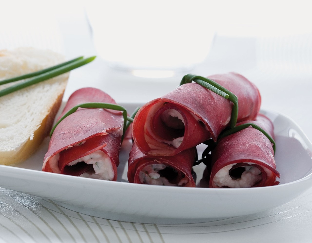 Involtini di bresaola alla robiola ricetta