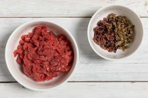 Preparazione Tartare di manzo con l'uovo - Fase 1