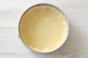 Preparazione Torta con porri e brie - Fase 1