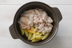 Preparazione Calamari con patate e bietole - Fase 1