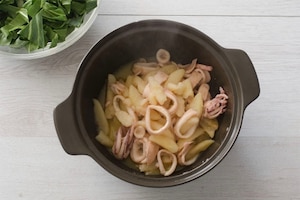 Preparazione Calamari con patate e bietole - Fase 2