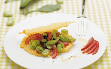 Fave con cialde di formaggio