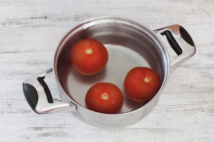 Preparazione Ditalini al tonno, pomodoro e erbe aromatiche - Fase 1
