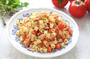Preparazione Ditalini al tonno, pomodoro e erbe aromatiche - Fase 3