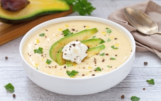 Crema di patate e avocado Crema di patate e avocado