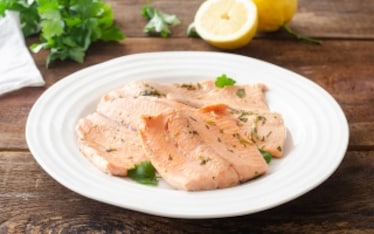 Filetti di trota salmonata al limone e gin