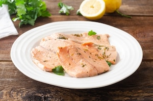Preparazione Filetti di trota salmonata al limone e gin - Fase 3